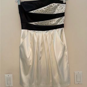 Strapless Short Cocktail dress